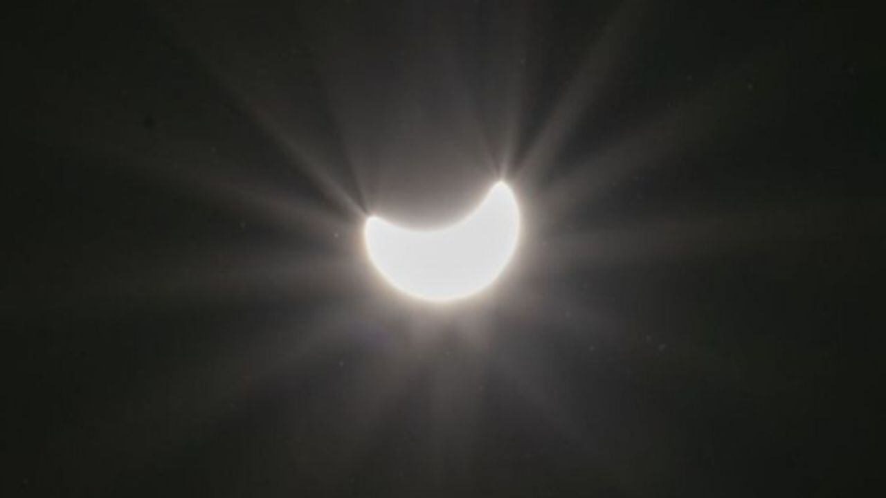 Un eclipse ocurre cuando la Luna se interpone entre el Sol y la Tierra. BBC - GETTY