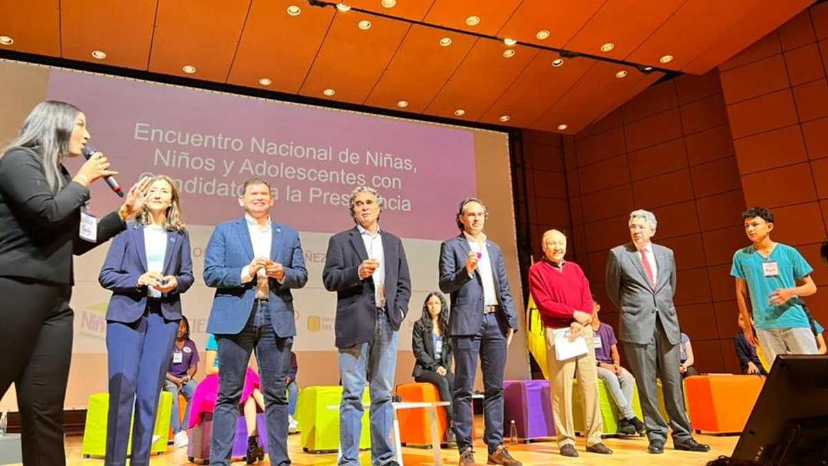 Los candidatos presidenciales le hablaron a niños en Colombia.