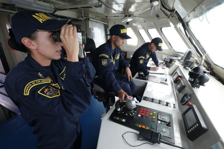 La teniente de Navío Silvia Barrera, comandante del buque Jorge Moreno Salazar de la Armada que custodia el Pacífico colombiano.