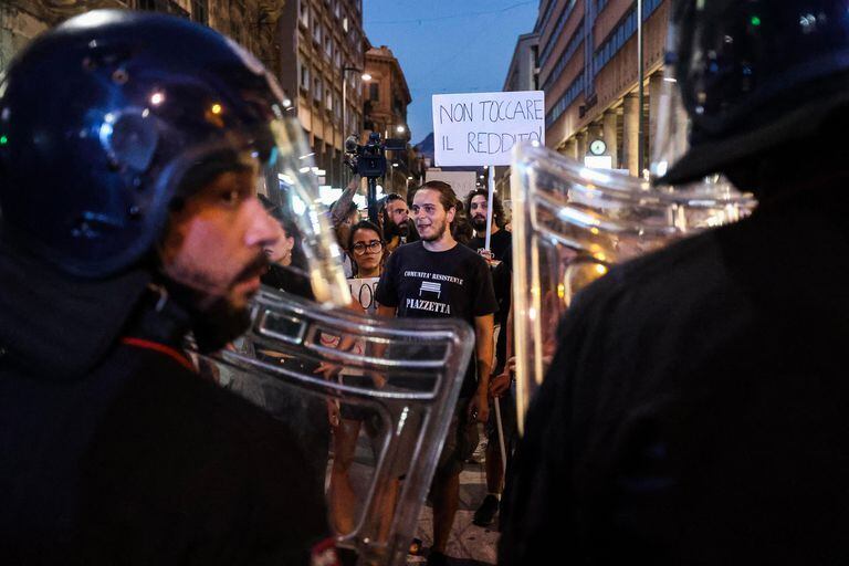 Los fanáticos de Meloni han tenido incluso varios enfrentamientos con la policía italiana.