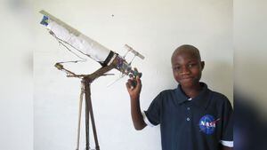 “Vi los detalles de la superficie de la Luna”: Niño de 12 años creó un telescopio con materiales reciclables