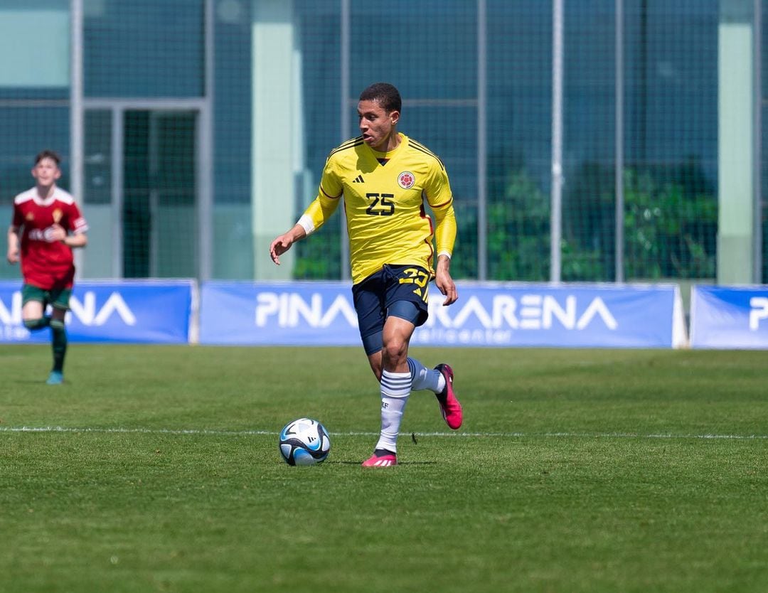 El jugador Mateo Mejía también ha vivido una grata experiencia con la 'Tricolor'.