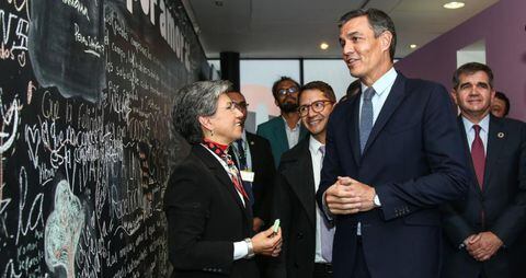 La alcaldesa de Bogotá, Claudia López y el presidente de España, Pedro Sánchez, recorrieron el Centro de Memoria, Paz y Reconciliación.