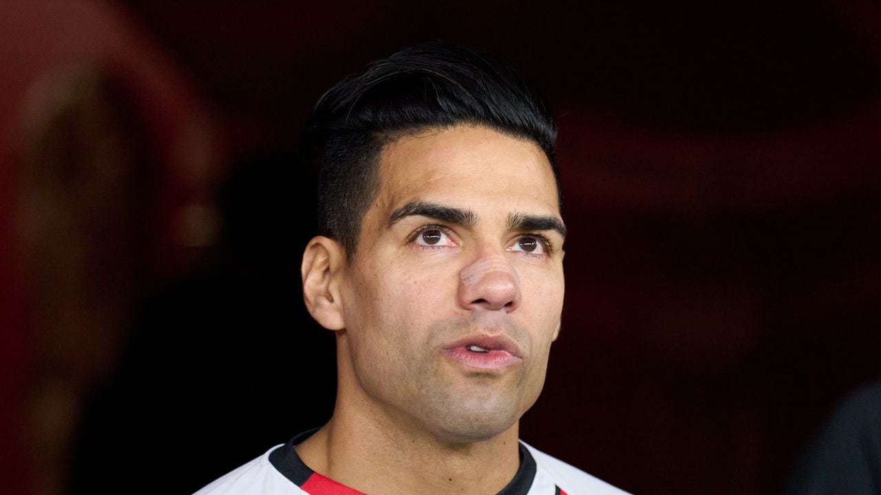 GIJON, SPAIN - JANUARY 03: Radamel Falcao of Rayo Vallecano looks on during the Copa del Rey round of 32 match between Real Sporting and  Rayo Vallecano at El Molinon Stadium on January 03, 2023 in Gijon, Spain. (Photo by Juan Manuel Serrano Arce/Getty Images)