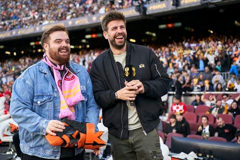 BARCELONA, SPAIN - MARCH 26:  Ibai Llanos, President of Porcinos FC and Gerard Pique, President of Kings League react during the Final Four of the Kings League Tournament 2023 at Spotify Camp Nou on March 26, 2023 in Barcelona, Spain. (Photo by Jose Manuel Alvarez/Quality Sport Images/Getty Images)
