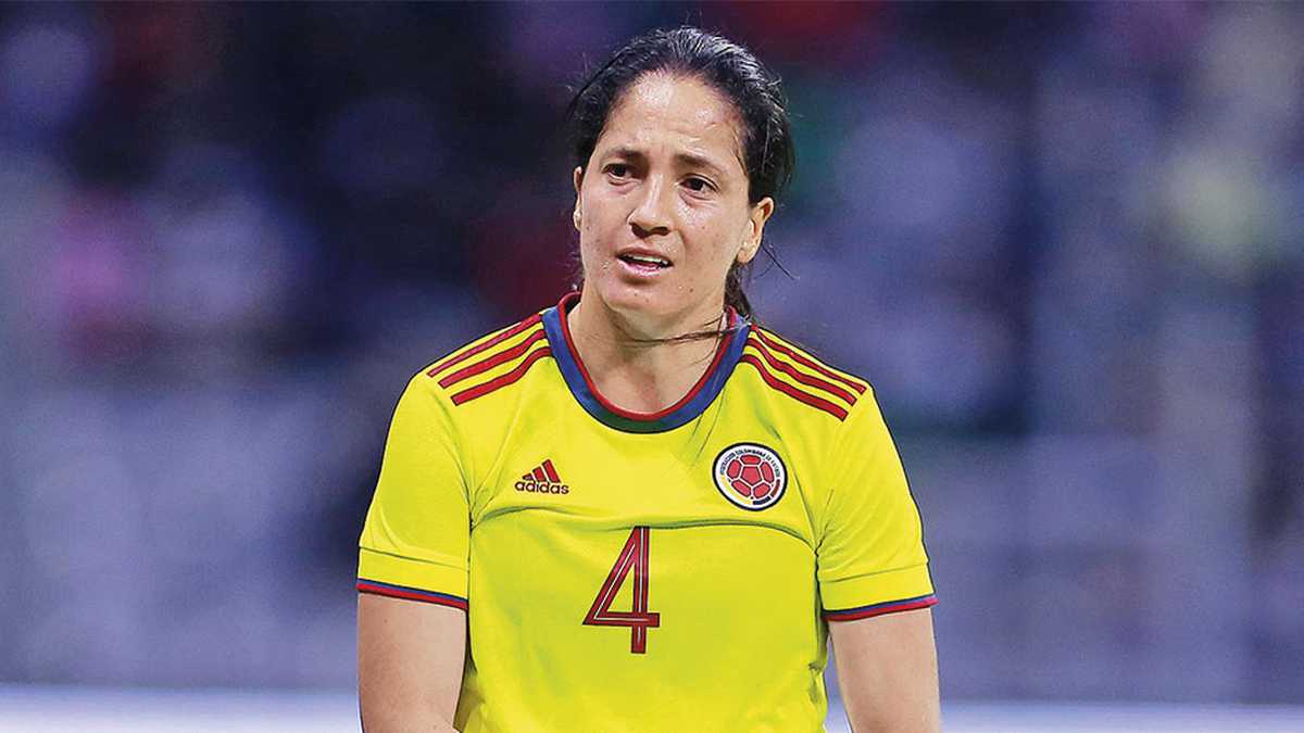 Diana Ospina es una futbolista colombiana. Juega en la posición de centrocampista en el América de Cali de la Liga Colombiana, y es internacional con la selección de Colombia.
