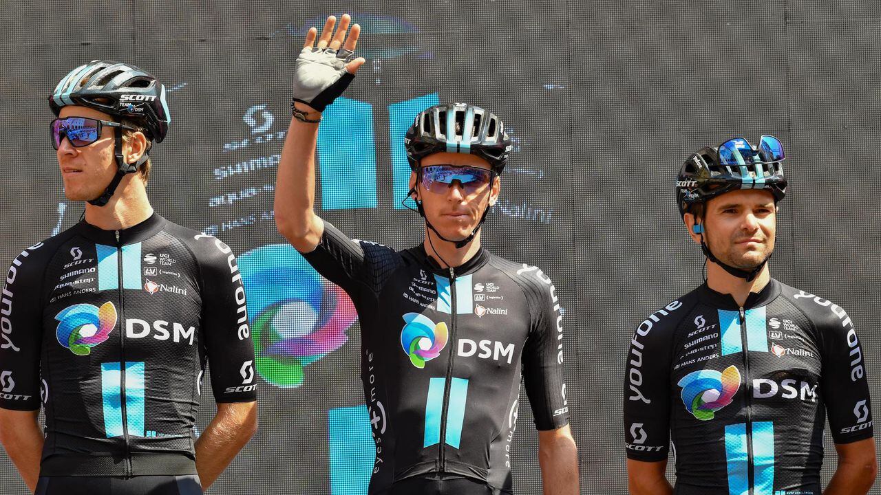 Romain Bardet se retiró del Giro de Italia
