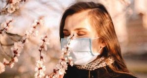 La pérdida del olfato es reversible y la mayoría de personas deben recuperarlo en un máximo de dos meses.