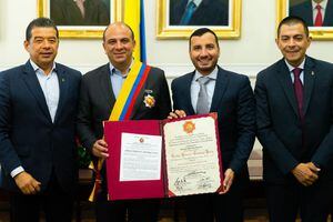 Cámara de Representantes le otorga la Orden de la Democracia Simón Bolívar al defensor del Pueblo, Carlos Camargo