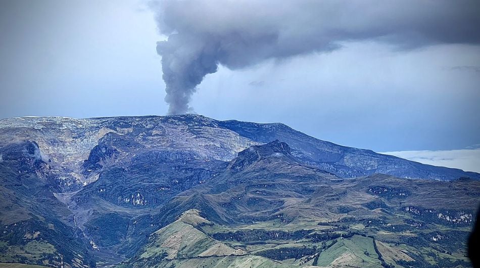 Actividad del volcán Nevado del Ruiz de este 10 de abril.