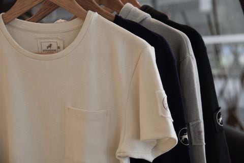 Stardog Loungewear tiene en sus tiendas un completo portafolio de camisetas, joggers, batas, pantalones, zapatos y tenis hechos con hemp.