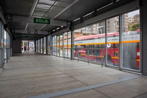 Estación de TransMilenio en Bogotá.