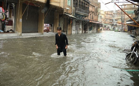 El departamento meteorológico indio puso el estado en alerta y esperaba que los aguaceros continuaran durante los próximos días.