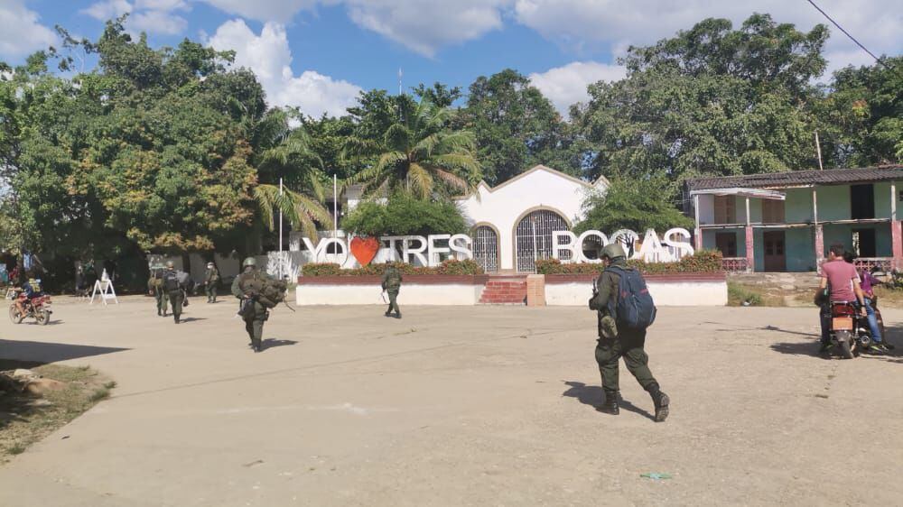 La policía de Norte de Santander acompañará las elecciones y estará al tanto de siete puestos de votación. En la imagen la presencia de uniformados en el corregimiento Tres Bocas.