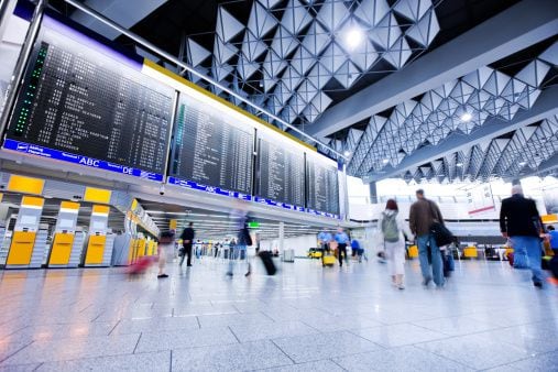 La huelga en el transporte aéreo en Alemania, convocada por los sindicatos Ver.di, ha afectado a unos 45.200 pasajeros este jueves, según la asociación aeroportuaria ADV.