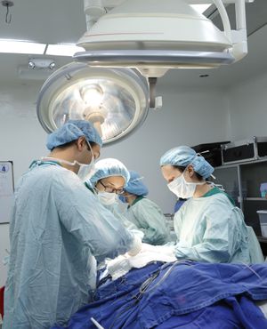 colecistectomia laparoscopica Cirugia de Vesicula Quirofano  HOSPITAL UNIVERSITARIO SAN IGNACIO ESPECIALES SEMANA SALUD BOGOTA NOV 2014 FOTO GUILLERMO TORRES REVISTA SEMANA