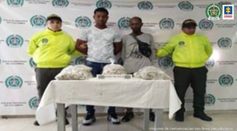 Dos hombres fueron sorprendidos transportando cocaína en Tumaco, Nariño; así fueron descubiertos.