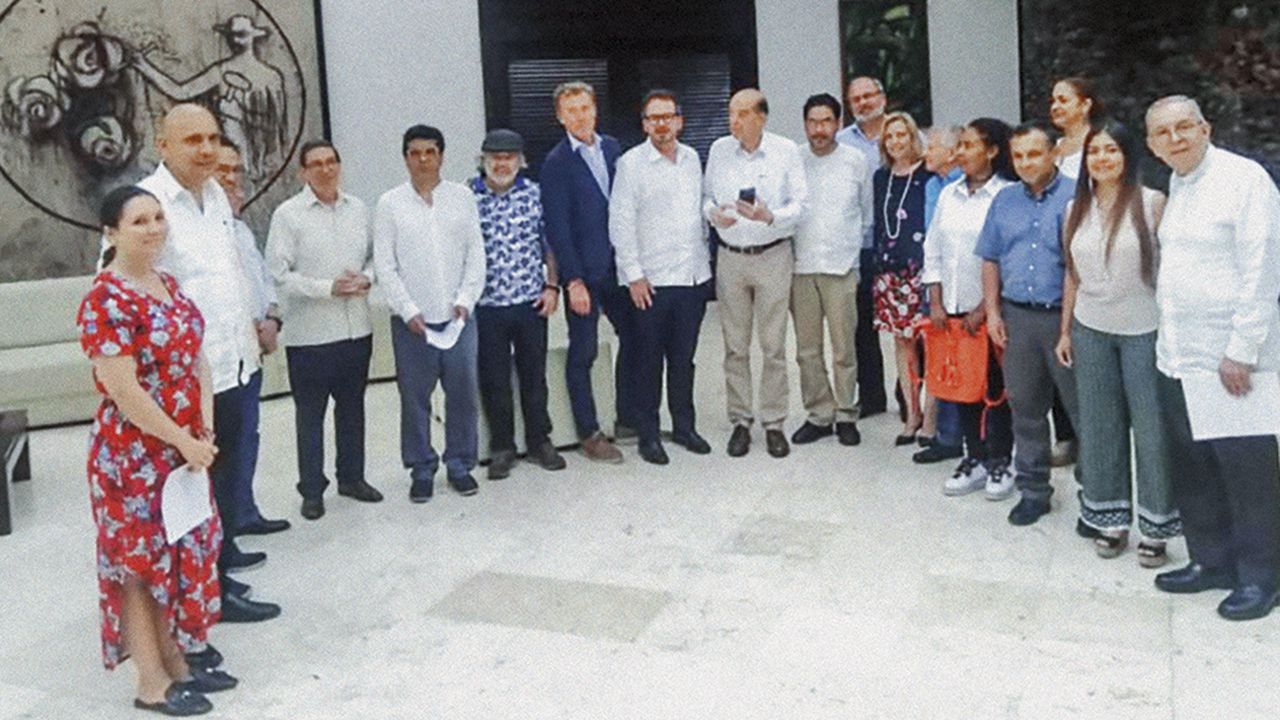  Funcionarios de los gobiernos cubano y colombiano, la Iglesia católica y negociadores del ELN se reunieron hace un mes en el Palacio de las Convenciones de La Habana (Cuba). Allí se inició la fase exploratoria para reactivar los diálogos de paz. 