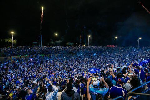 Miles de hinchas de Millonarios se concentraron en el Parque Simón Bolívar para ver la final.