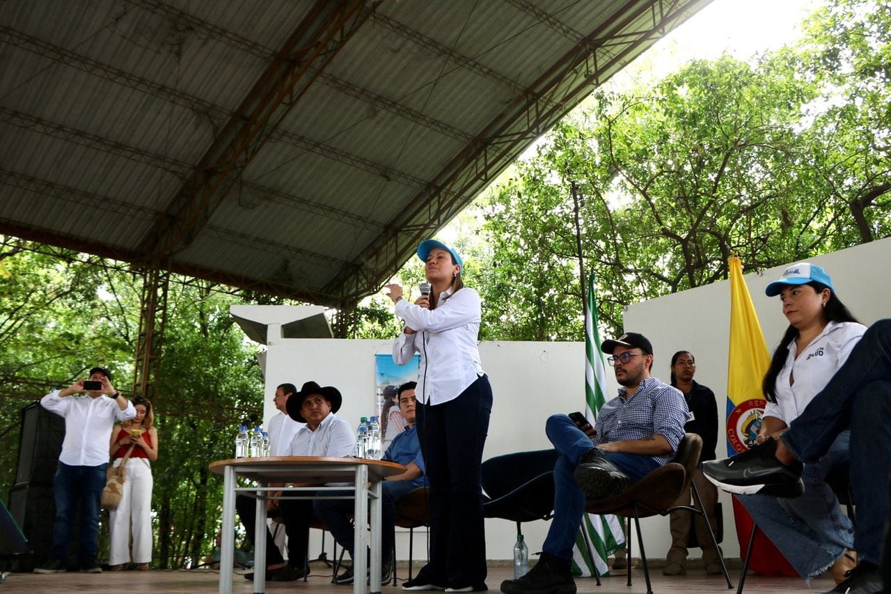 Desde Villavicencio, Carolina Corcho habló sobre la reforma a la salud y el modelo de salud en el municipio.