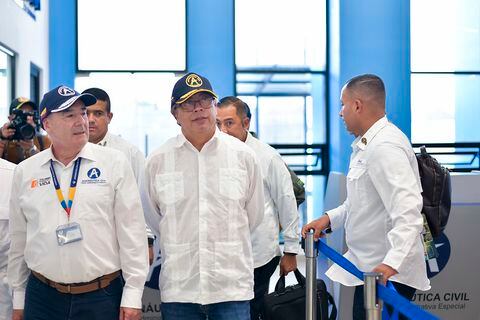 El presidente Gustavo Petro participó de la entrega del nuevo aeropuerto de Providencia.