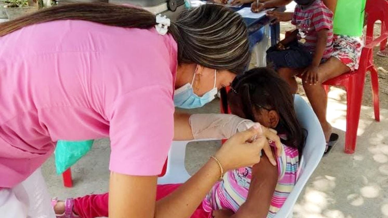 Vacunación a niñas y mujeres de Cartagena