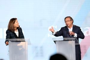 Ingrid Betancourt y Gustavo Petro debate los que son Semana El Tiempo
