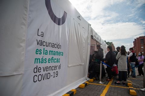Vacunación en Bogotá. (Photo by: Chepa Beltran/VW Pics/Universal Images Group via Getty Images)