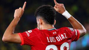 VILLARREAL, SPAIN - MAY 03: Luis Diaz of Liverpool celebrates after scoring their team's second goal during the UEFA Champions League Semi Final Leg Two match between Villarreal and Liverpool at Estadio de la Ceramica on May 03, 2022 in Villarreal, Spain. (Photo by Eric Alonso/Getty Images)