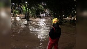 El alcalde de Bucaramanga reporta  emergencias en el barrio San Martín y caídas de árboles en diferentes sectores de nuestra ciudad. Foto: Twitter @jcardenasrey.