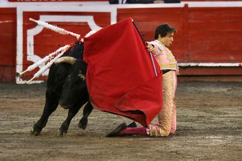 Andrés Roca Rey, torero peruano y máxima figura actual de la fiesta del toro, triunfó en el mano a mano de la 68.ª Temporada Taurina de Manizales, en la que El Juli y los toros de Ernesto Gutiérrez no pasaron el examen.