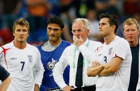 GELSENKIRCHEN, GERMANY - JULY 01:  Manager of England Sven Goran Eriksson, David Beckham and Frank Lampard of England look dejected following their team's defeat in a penalty shootout at the end of the FIFA World Cup Germany 2006 Quarter-final match between England and Portugal played at the Stadium Gelsenkirchen on July 1, 2006 in Gelsenkirchen, Germany.  (Photo by Clive Mason/Getty Images)