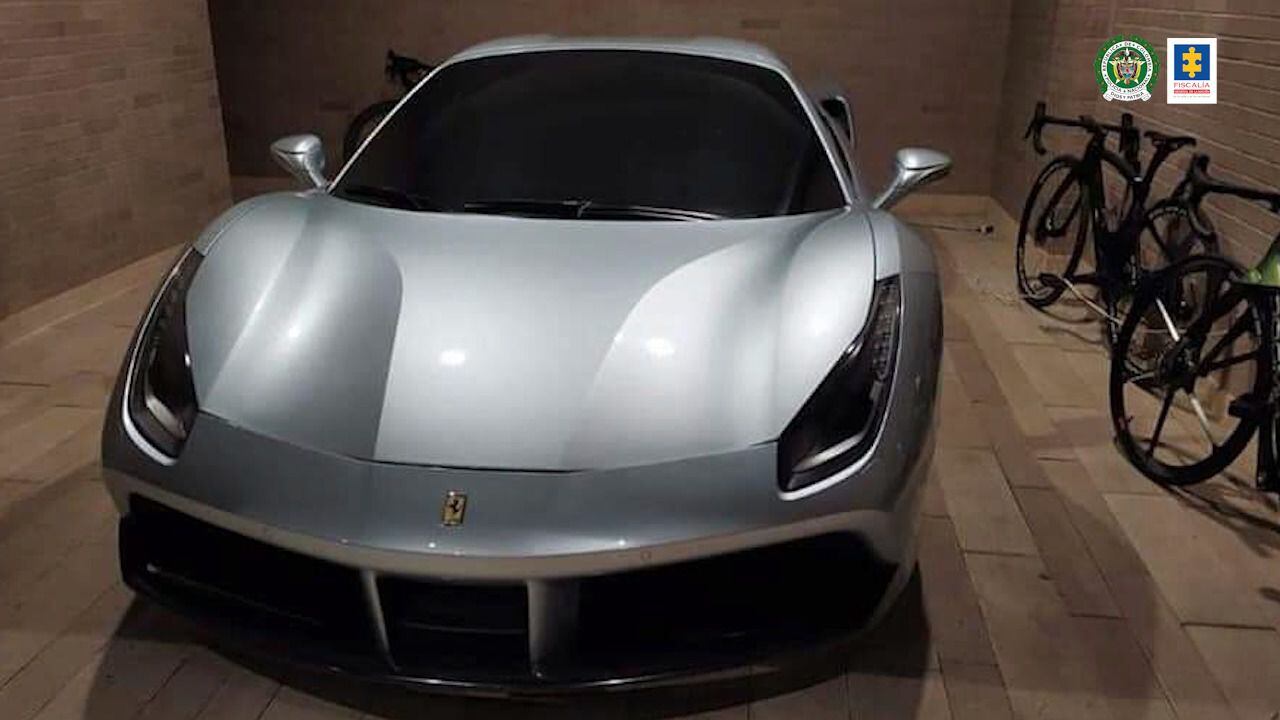 Los Ferrari y otros lujosos bienes que incautó la Fiscalía a alias Falcón, un narco del Clan del Golfo