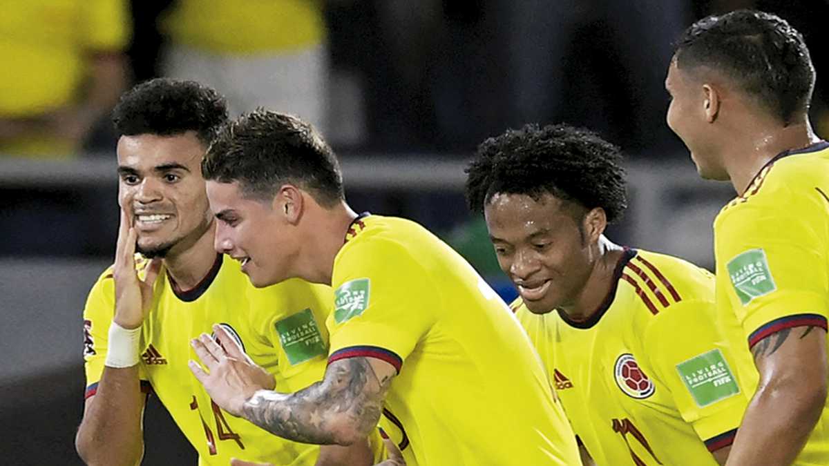   Después de siete partidos sin marcar, Colombia goleó a Bolivia en Barranquilla. 