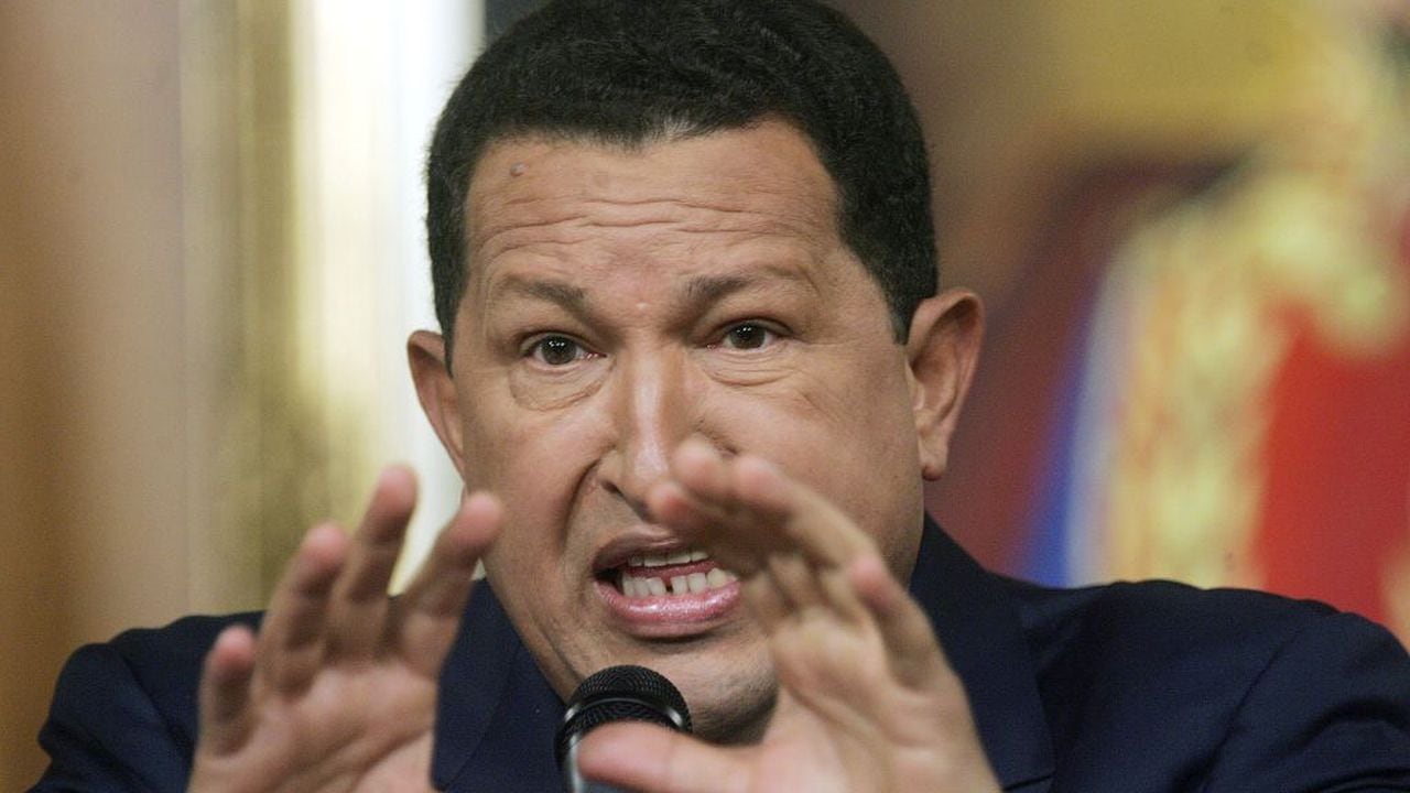 El entonces presidente venezolano, Hugo Chávez, en una conferencia de prensa en el Palacio de Miraflores el 5 de diciembre de 2006 en Caracas, Venezuela