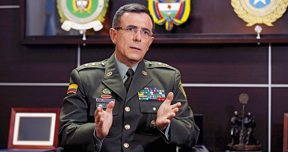   El general Vargas dice que si llega a ser alcalde va a hacer respetar a Bogotá en la lucha contra el delito y que no les va a pagar a los bandidos, en contravía de la propuesta del Gobierno.