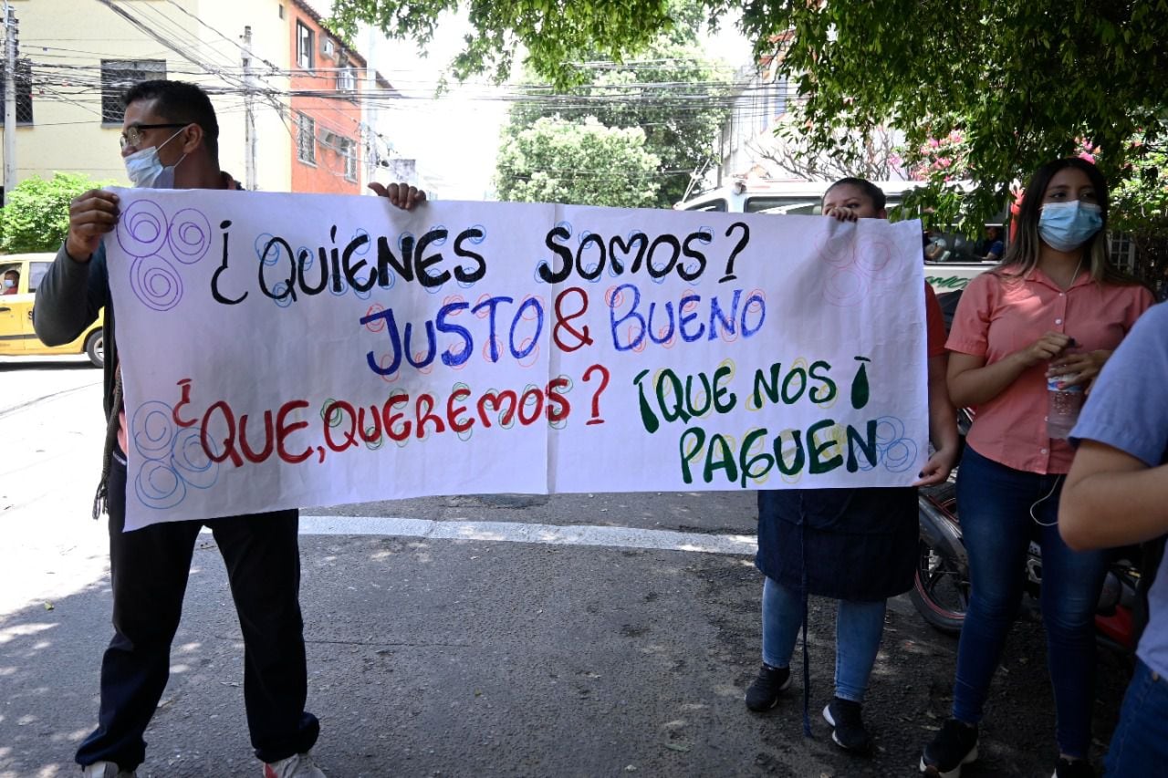 Empleados de Justo y Bueno protestan en Cúcuta por falta de pagos