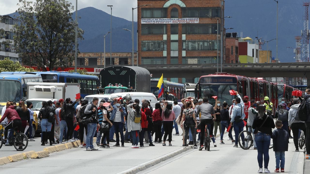 Bloqueos protestas comerciantes cuarentena estricta autopista sur 53