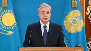 Kassym Jomart Tokayev, presidente de Kazajistán, ordenando a la policía de su país disparar contra los manifestantes