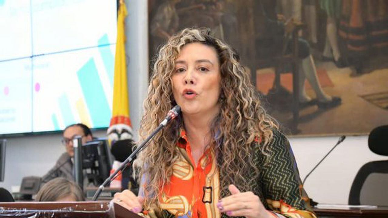 La concejal Lucía Bastidas cuestionó que la Secretaría de Hacienda siga sin dar una solución definitiva para el pago de impuestos en Bogotá.