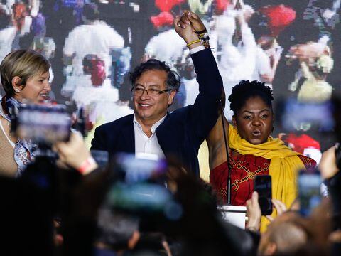 La recepción de los resultados del antes candidato presidencial, Gustavo Petro, acompañado de Francia Marquez y seguidores de su campaña.