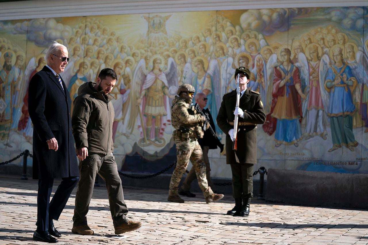 En imágenes : Biden realiza visita sorpresa a Ucrania devastada por la guerra