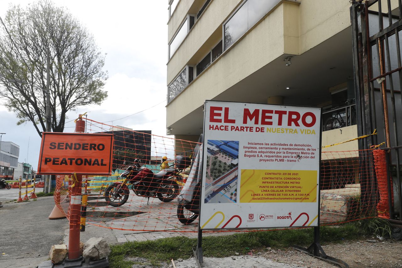 Edificio demolicion obra Metro Bogotá calle 73 # 15-40 
Mayo 26 del 2022
Foto Guillermo Torres / Semana