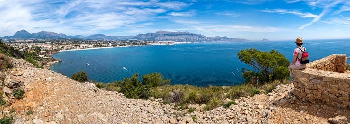 Santorini Español, municipio de España donde al menos 700 rusos disfrutan de sus playas y de la cultura mediterránea