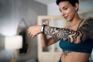 Los tatuajes pueden interferir en los datos recolectados por los sensores de los smartwatch.