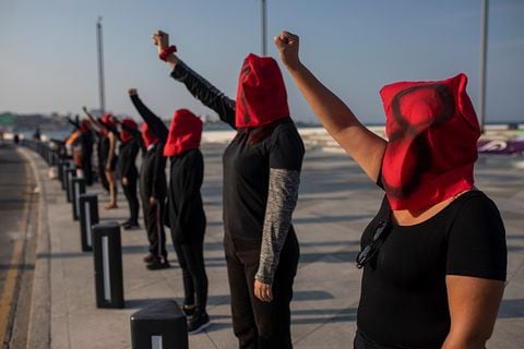 En Veracruz, México, mujeres del colectivo Rabia protestaron en contra de los feminicidios.