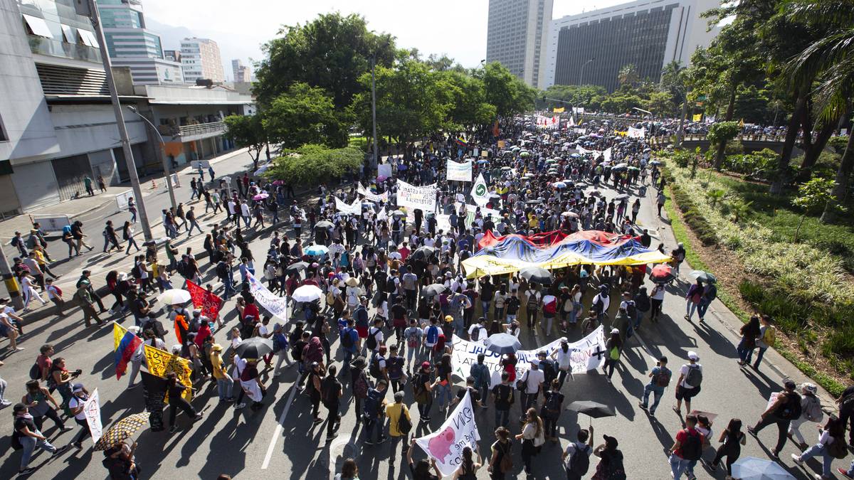 🔴Paro Nacional 10 de mayo: así avanzó la jornada de movilizaciones en Cali,  Medellín y Bogotá