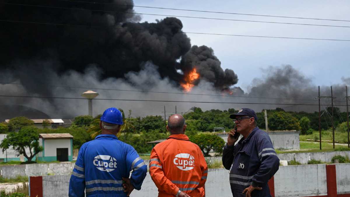 La explosión se registró en dos tanques de combustible en la ciudad de Matanzas, en el oeste de Cuba.