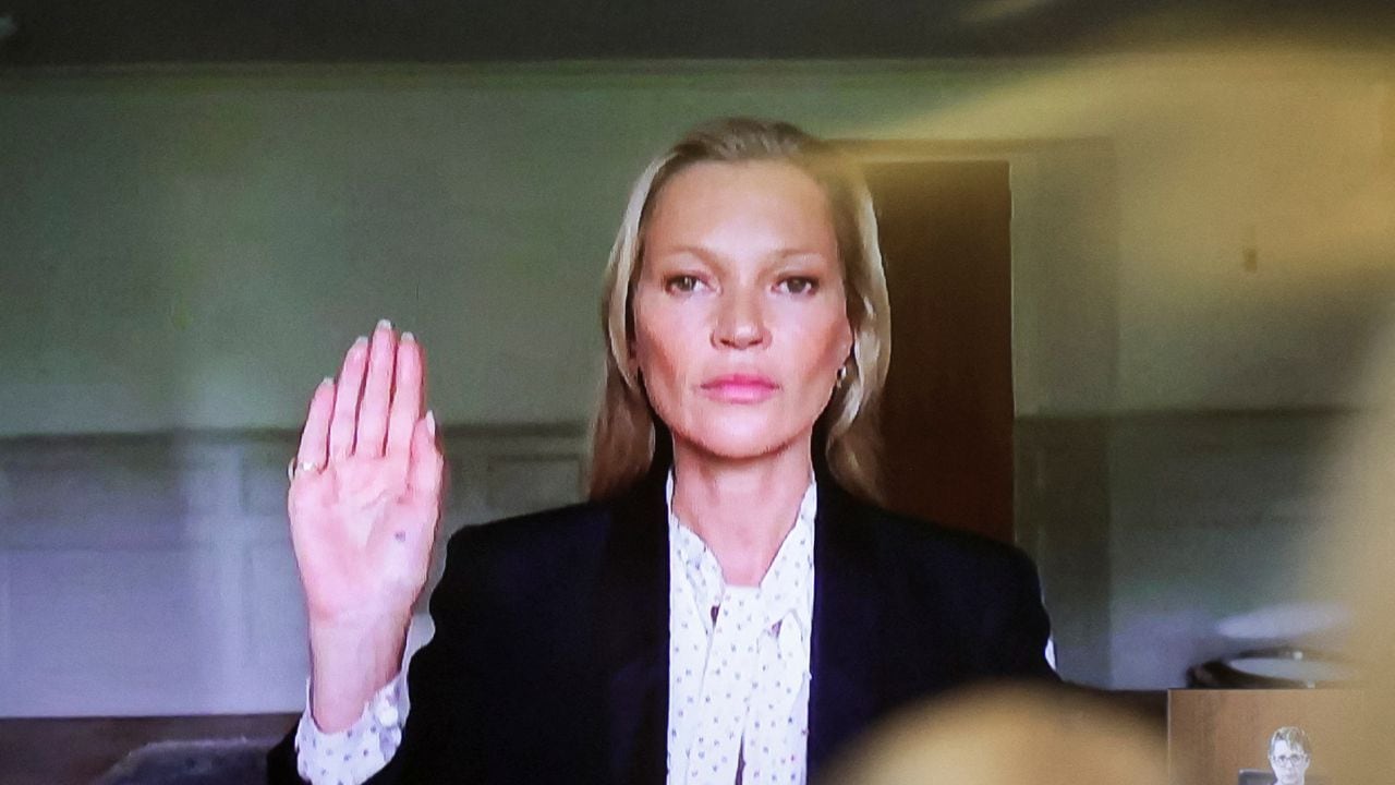 La modelo británica y exnovia de Johnny Depp, Kate Moss, testificando a través de videollamada en el juicio contra Amber Heard.