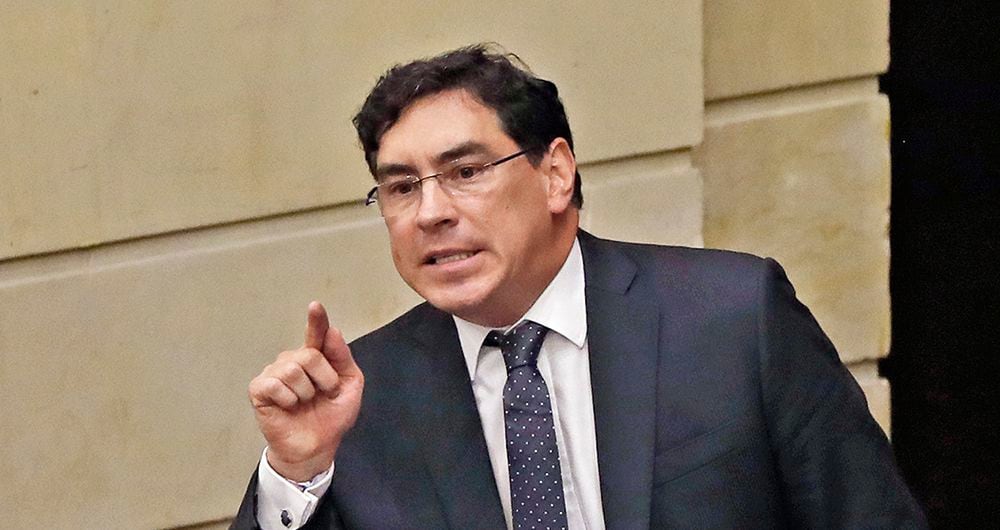 Caso Uribe: Corte Suprema llama a juicio al excongresista Álvaro Hernán  Prada